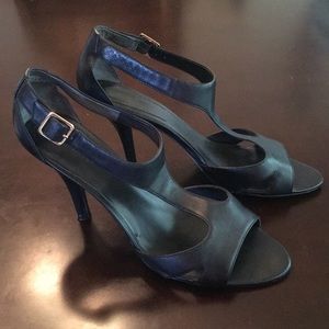 Nine West black leather sandals